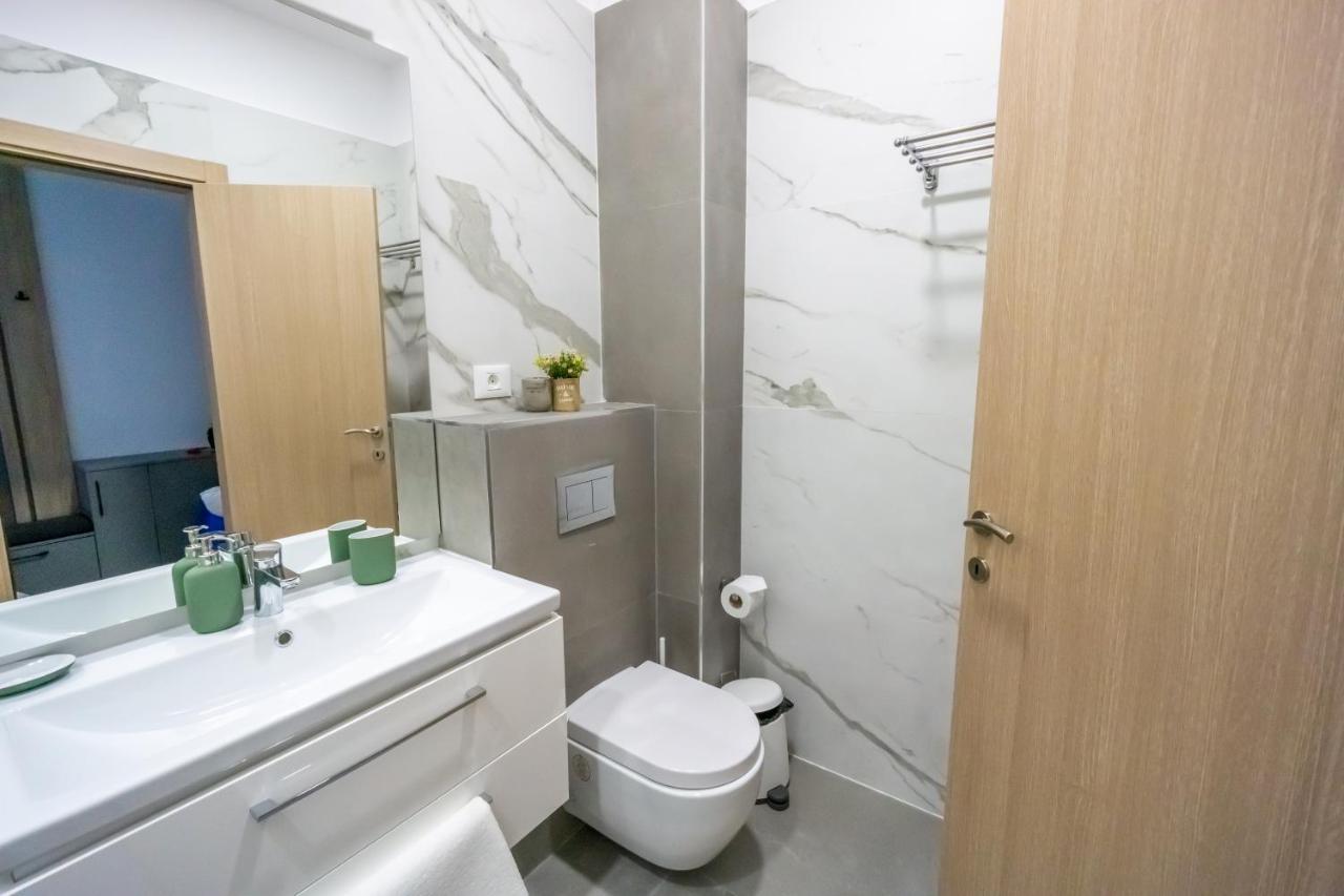 Your New And Modern Home Bucarest Esterno foto
